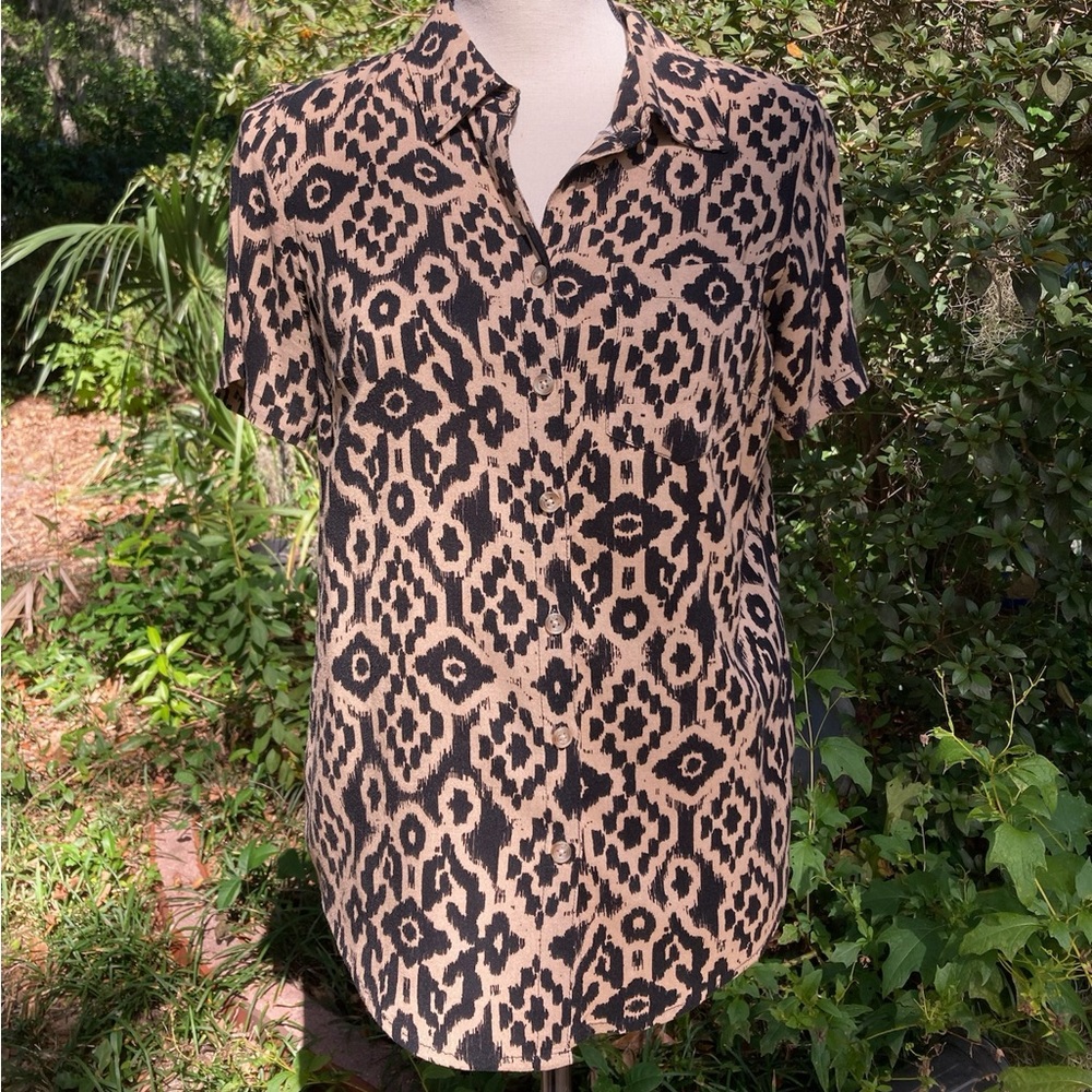 Croft and Barrow patterned button up top